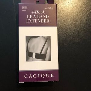 NIB- cacique 4 hook bra extender in 3 colors